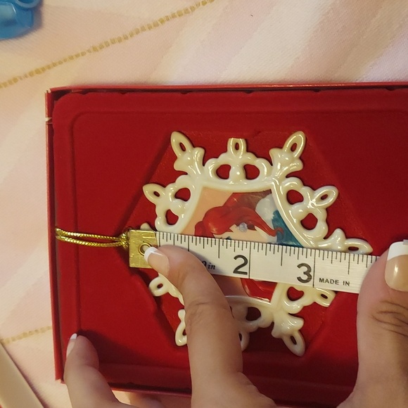 Lennox- Ariel Snowflake ornament - Picture 7 of 7